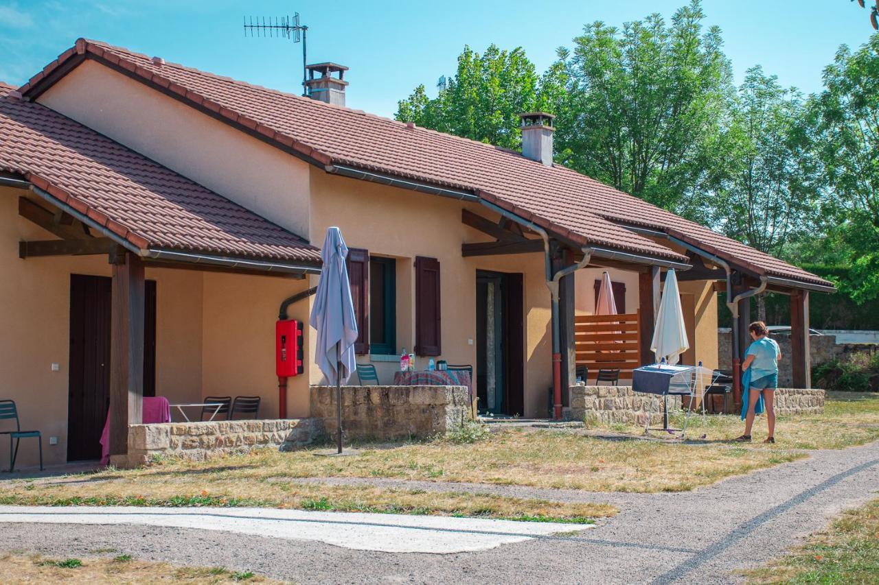 Villages De Gites Le Pigeonnier Le Malzieu-Ville Exteriör bild